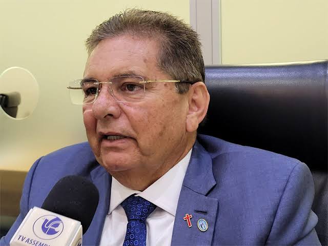 Projeto de Cícero Lucena é disputar Governo do Estado em 2026, diz Adriano Galdino