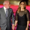 Lula baixa decreto que aumenta poderes da primeira-dama Janja
